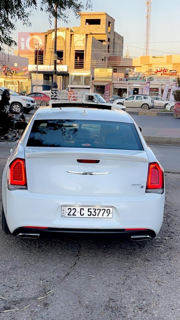 كرايسلر 300